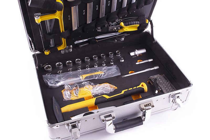 Kufr hliníkový s nářadím, 109 ks