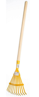 Hrabičky malé na listí s násadou